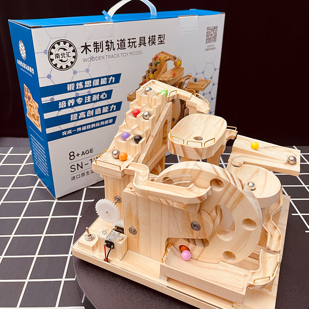 Drei Arten von natürlichem Holz kreatives Montageschienenspielzeug - Perpetuum mobile Maschinenmodell - Marmor-Gleisbaustein-Ornament