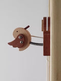 Doorbell in the shape of a woodpecker